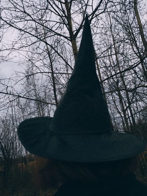 Witch Hat Aesthetic, November Witch, Sebastian Aesthetic, Sheep Herder, Elphaba Thropp, Witch Photography, The Witches Of Oz, Magic Stars, Taylor Swift Aesthetics