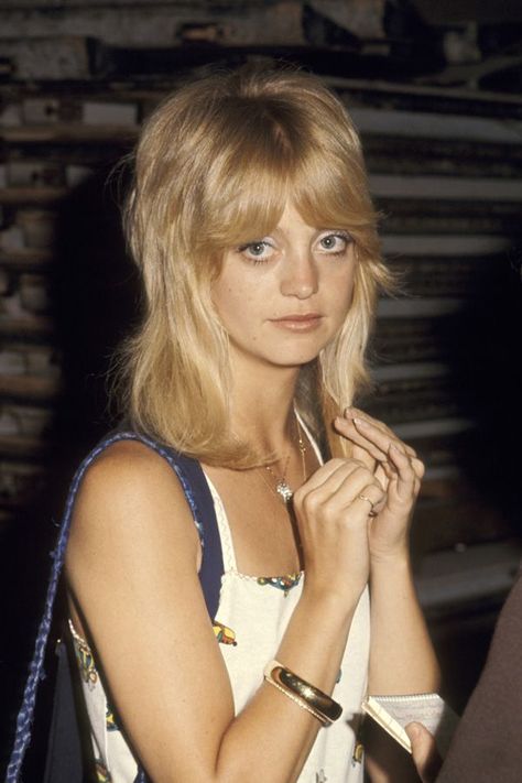 Goldie Hawn Hair, 70s Haircuts, 1970s Hairstyles, My New Haircut, 70s Hair, Goldie Hawn, Fringe Hairstyles, Shag Haircut, Actrices Hollywood