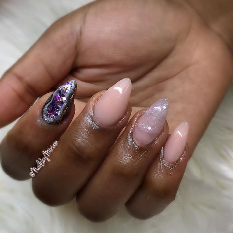 🔮💜 amethyst crystal nail and 🌸💖 rose quartz crystal nail!! Both made with colored acrylic and glitter, this was soooo fun to create,… Colored Acrylic, Crystal Nails, Rose Quartz Crystal, Amethyst Crystal, Quartz Crystal, Rose Quartz, To Create, Amethyst, Nail Art