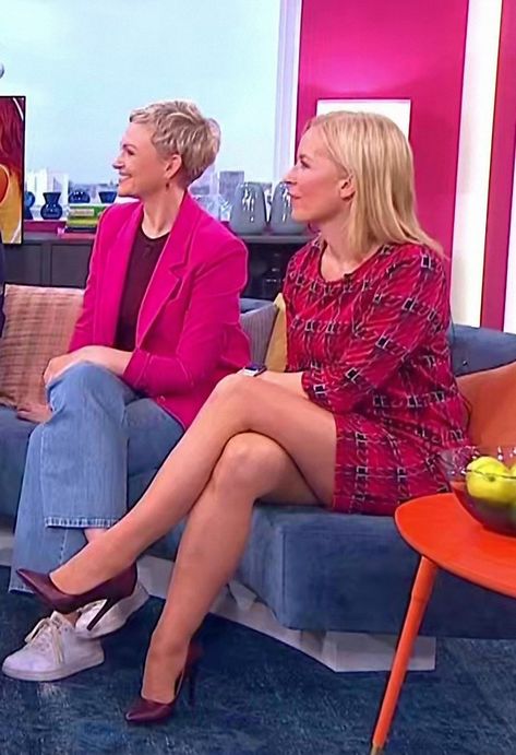 Ina Dietz, Women Appreciation, Tv Sport, Tv On The Radio, High Heel Pumps, Pumps Heels, High Heels, Stockings, Presentation