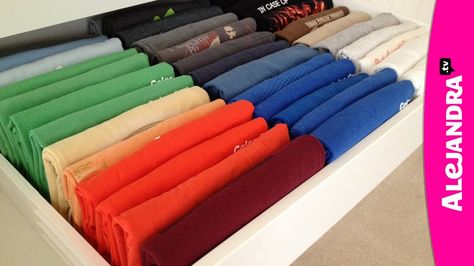 How to Organize Your T-Shirt Drawer - Coldwell Banker Blue Matter Shirt Folding, Organisation Hacks, Small Closet, Folding Clothes, Drawer Organizers, Closet Space, Organize Your Life, Organization Bedroom, Organizing Your Home