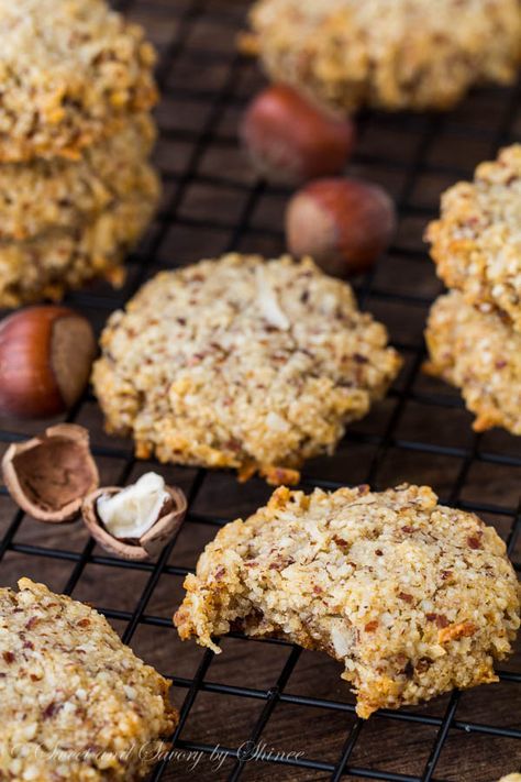 Hazelnut Flour, Hazelnut Recipes, Dessert Aux Fruits, Apple Sauce, Blueberry Jam, Processed Sugar, Coconut Cookies, Biscuit Cookies, Healthy Cookies