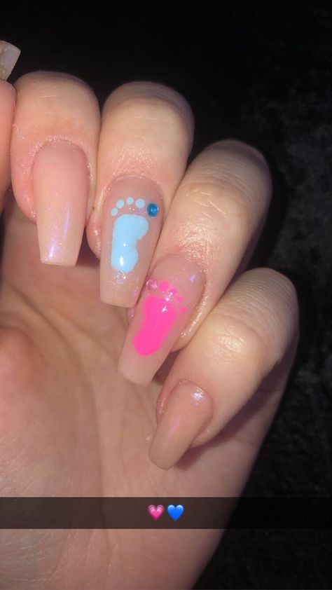 Keeper Of The Gender Nails, Nails For Pregnant Women, Gender Reveal Manicure Ideas, Gender Nails Ideas Reveal, Gender Reveal Nails Ideas Boy Or Girl, Nails Gender Reveal Cute Ideas, Gender Reveal Nails Ideas Short, Baby Reveal Nails Ideas, Cute Gender Reveal Nails