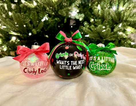 Gender Reveal Christmas Ornament, Gender Reveal Ornament, Pink Gender Reveal, Gender Reveal Confetti, Gift Ball, Christmas Gender Reveal, Vinyl Shop, Gender Reveal Gifts, Its A Girl