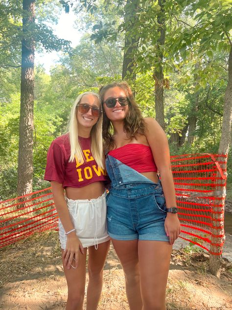 Iowa State Gameday Outfit, College Gameday Outfits, Ames Iowa, Game Day Fits, Best Friend Pics, Gameday Outfits, College Gameday, Day Fits, Friend Pics