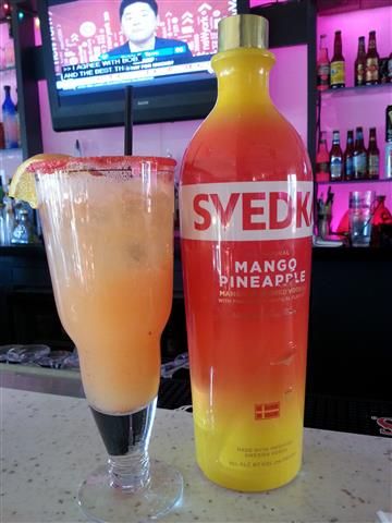 Svedka Mango Pineapple Recipes, Pineapple Vodka Drinks, Alc Drinks, Cocktail Contest, Mango Vodka, Vodka Recipes Drinks, Camping Drinks, Pineapple Vodka, Rate Me