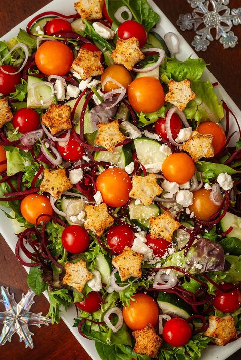 Christmas Lunch Starters Ideas, Healthy Christmas Salad, Italian Christmas Salad, Cold Christmas Lunch Ideas, Festive Christmas Salad, Salad For Christmas Party, Cold Christmas Lunch, Summer Christmas Food Ideas, Easy Holiday Salad