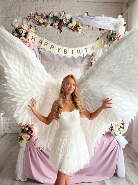 Birthday photo ideas ! 🤩💗 Angel Birthday Theme, Angel Theme Birthday Party, Angel Birthday, Angel Theme, Birthday 5, 22nd Birthday, 3rd Birthday Parties, 6th Birthday, Birthday Girl