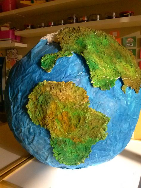 Earth Paper Mache, Paper Mache Space, Paper Mache Earth, Paper Mache Planets, Recycling Activities For Kids, Planet Crafts, Planet Project, Paper Mache Eggs, Recycling Activities