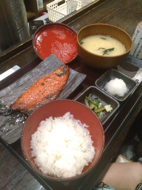 [I ate] traditional Japanese breakfast with horse mackerel Traditional Japanese Meal, Japanese Breakfast Aesthetic, Blasian Family, Traditional Japanese Breakfast, Japanese Breakfast Traditional, Traditional Japanese Food, Japanese Breakfast, Japanese Food Traditional, Food Japanese