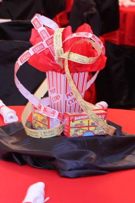 Cute Circus table top decor for kids tables. Circus Party Centerpieces, Circus Centerpieces, Carnival Centerpieces, Carnival Birthday Theme, Vintage Circus Theme, Deco Cinema, Carnival Baby Showers, Kids Tables, Circus Birthday Party Theme