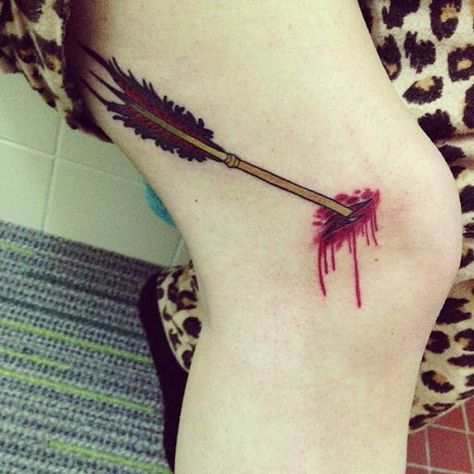 "I used to be an Adventurer like you, but then I took an arrow to the knee" Arrow To The Knee Tattoo, Skyrim Arrows, Epic Tattoos, The Knee Tattoo, Epic Tattoo, Knee Tattoo, An Arrow, Skyrim, Watercolor Tattoo