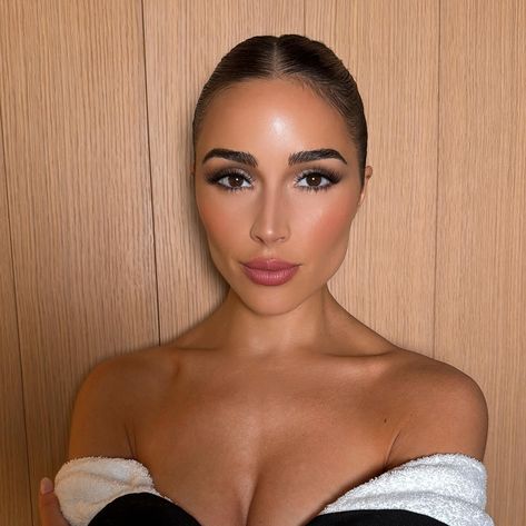 Olivia Culpo Hair Color, Olivia Culpo Wedding, Olivia Culpo Hairstyle, Olivia Culpo Makeup, Olivia Culpo Wedding Makeup, Olivia Culpo Face, Olivia Culpo 2022, Olivia Culpo Hair, Event Makeup