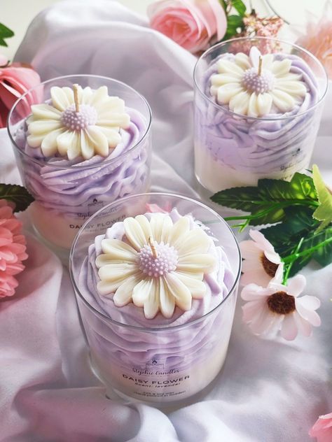 Candles For Wedding Gifts, Spring Candle Ideas, Cute Candle Ideas, Creative Candle Making Ideas, Lavander Candle, Candles With Flowers, Candle With Flowers, Jelly Candles, Pretty Candles