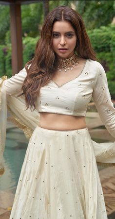 Onam Outfits Ideas Skirt And Top, Kasavu Skirt And Top, Onam Dress Ideas, Onam Outfits Ideas, Onam Dress, Long Skirt Top Designs, Aamna Sharif, Onam Outfits, Simple Lehenga