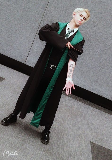 Draco Malfoy Halloween Costume, Draco Cosplay, Draco Malfoy Cosplay, Malfoy Costume, Draco Malfoy Costume, Slytherin Cosplay, Harry Potter Party, Tom Felton, Halloween 2024