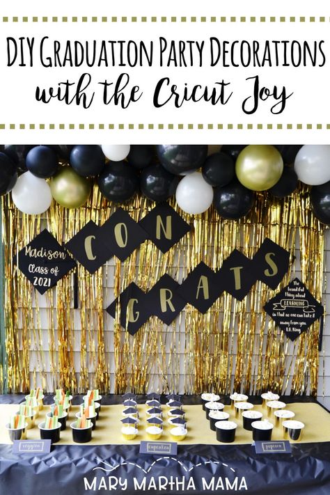 Cricut Graduation Decorations, Easy Graduation Decorations, Graduation Cricut Ideas, Cricut Party Decorations, Diy Graduation Party Decorations, Diy Graduation Party Ideas, Twins Graduation, Cricut Graduation, Grad Decorations