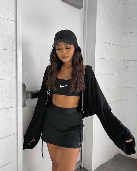 All Posts • Instagram Black Tennis Skirt Outfit Street Style, Tennis Skirt Outfit Black, Tennis Skirt Outfit Street Style, Black Tennis Skirt Outfit, Streetwear High Fashion, Sport Skirt Outfit, Pr Gift, Sport Street Style, Skirt Outfit Casual