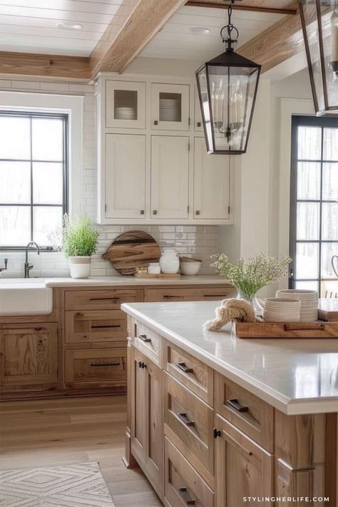 Traditional Kitchen With Island, New House Color Scheme, Shaker Style Interior Design, Modern Farmhouse Kitchen With Island, Traditional Farmhouse Interior Design, Farmhouse Kitchen Color Scheme Ideas, Old World Kitchen Ideas, Homestead Kitchen Design, Modern Farmhouse Kitchens Cabinets