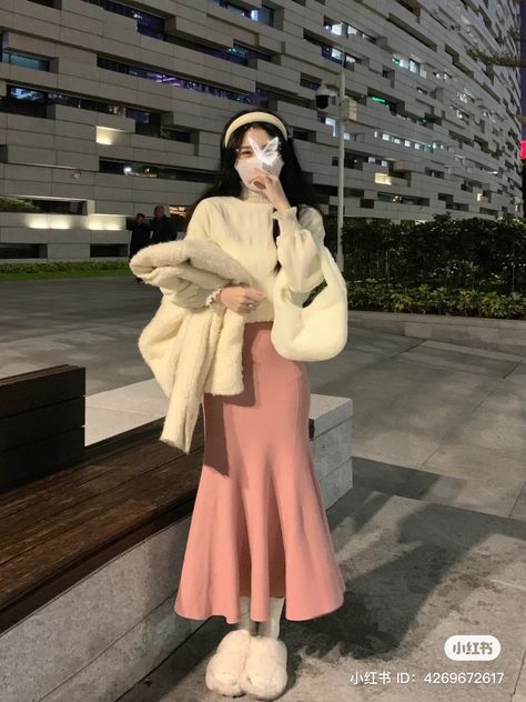 Japanese Winter Outfits, Modest Korean Fashion, Winter Modest Fashion, Winter Trendy Outfits, Trendy Outfits For School, Fall Trendy Outfits, Trendy Outfits Fall, Trendy Outfits 2022, Trendy Outfits For Summer