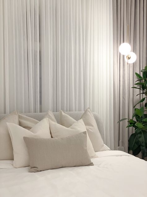 White Curtains Bedroom Aesthetic, Greige Bed, Greige Curtains, Cream And White Bedroom, Vibey Room, Kids Room Interior Design, Chic Bedroom Decor, Ceiling Design Bedroom, Apartment Style