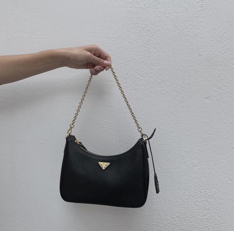 r y o s t o x Black Prada Bag Outfit, Mini Purse Aesthetic, Mini Prada Bag, Black Prada Purse, Prada Black Bag, Black Prada Bag, Prada Bag Outfit, Prada Bag Black, Purse Aesthetic