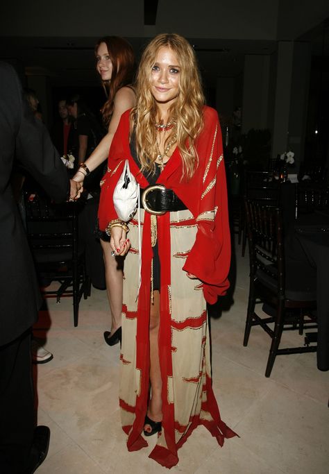 Mary Kate Olsen Style, Ashley Olsen Style, Olsen Fashion, Olsen Twins Style, Kate Olsen, Vibrant Dress, Mary Kate Ashley, Olsen Twins, Mary Kate Olsen