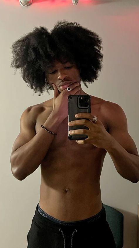 Mean Looking Men, Afro Men Aesthetic, Mens Afro Hairstyles, Hot Black Guys With Curly Hair, 4c Hairstyles Men, Afro Guy, Fine Dark Skin Men, Male Afro, Cute Dreads