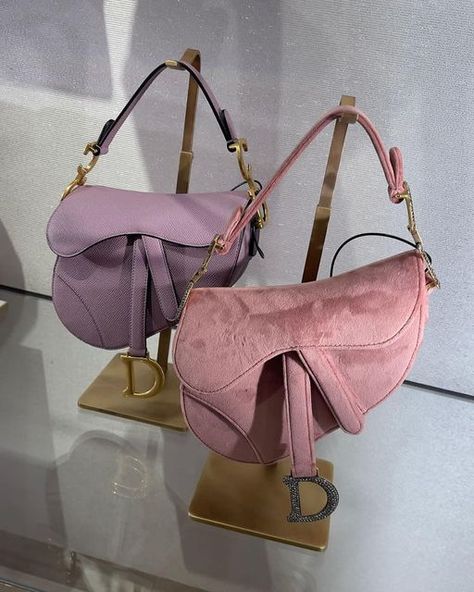 eliteUSA on Instagram: "Dior shopping 🛍️ . . . is always a good idea! Pink or purple saddle? 😍 📸 #eliteUSA_Photography #eliteUSA_Dior" 90s Girl Fashion, Dior Shopping, Dior Shop, Luxury Bags Collection, Dior Saddle, Womens Designer Bags, Purple Bag, Girly Bags, Luxury Purses