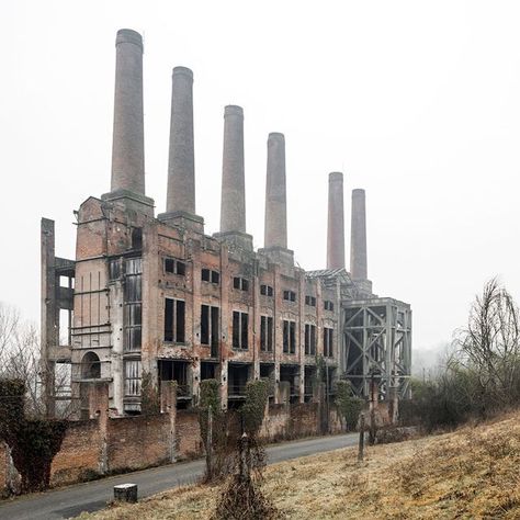 Stefano Perego on Instagram: "Abandoned cement factory, built in 1887. Ozzano Monferrato, Italy. Photo: Stefano Perego. #stepegphotography #building #factory #industrial #industrialarchitecture #industry #industrialarcheology #chimneys #abandoned #abandonedplaces #ruins #decay #design #ozzanomonferrato #monferrato #italia #italy #instatravel #travelgram #travelphotography #urbanexploration #urban #архитектура #architecture #architettura #arquitetura #arquitectura #architectureporn #architectur Abandoned Aesthetic, Cement Factory, Abandoned Factory, Industrial Factory, Industrial Architecture, Italy Photo, Urban Exploration, Abandoned Places, Insta Travel