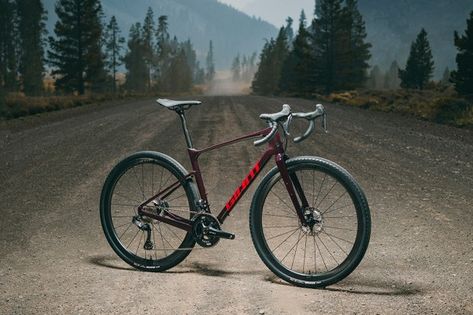 The updated Revolt gravel bike looks like its predecessor but is lighter, boasts more clearance and handles more aggressively Giant Bikes, Head Angles, Winter Training, Bike News, Tubeless Tyre, Gravel Bike, Adventure Bike, Tyre Size, Road Bike