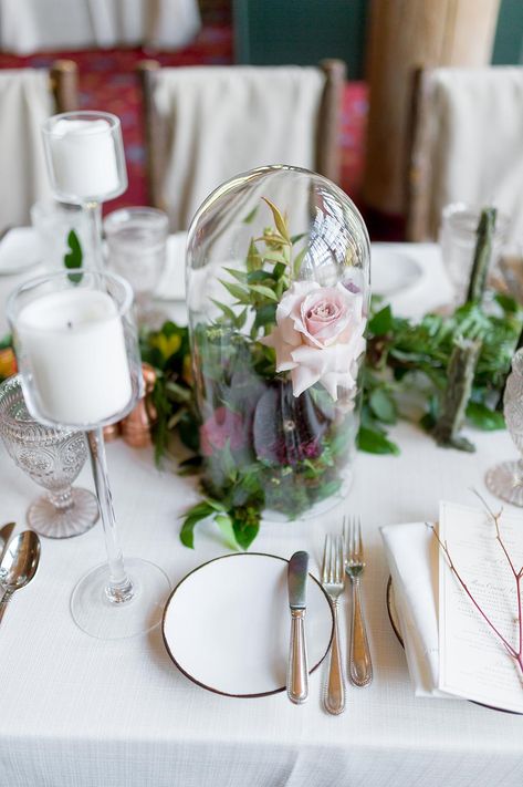 This Colorado wedding in the Rocky Mountains is a botanic lover’s dream #woodlandweddinginspiration #cabinweddingvenues #vintagelaceweddingdress Dome Centerpieces Wedding, Garden Wedding Tablescape, Whimsical Garden Wedding, Wedding Reception Details, Woodland Wedding Inspiration, Simple Wedding Flowers, Wedding Motifs, Simple Wedding Centerpieces, Garden Wedding Reception