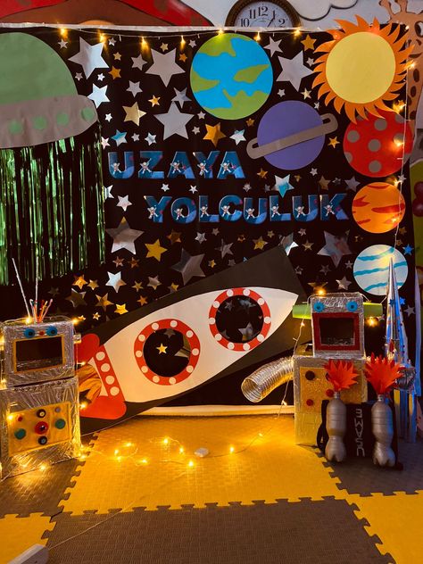 Outer Space Ideas For Preschoolers, Planets Board Decoration, Planets Decorations Space Theme, Space Theme Elementary Classroom, Planets Classroom Theme, Space Decor Classroom, Planets Classroom Decor, Solar System Party Decorations, Space Hallway Decorations