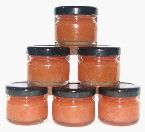 Fruit Paste Recipe, Fruit Paste, Quince Fruit, Food Preserving, Water Crackers, Canned Food Storage, Paste Recipe, Homemade Sweets, Jam And Jelly