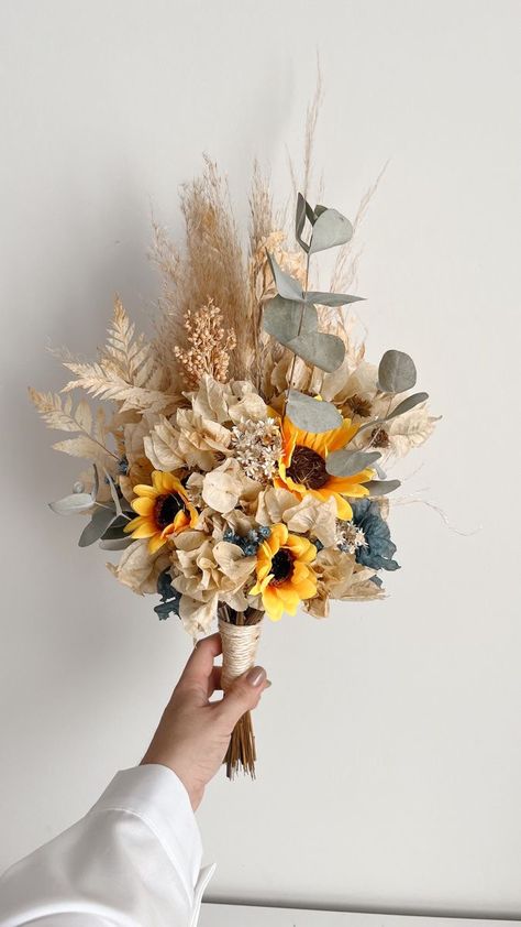 Boho Sunflower Bouquet, Boohoo Wedding, Dried Sunflowers, Sunflower Bridal Bouquet, Sunflower Wedding Bouquet, Sunflower Themed Wedding, Bridal Sunflowers, Crystal Bouquet, Viking Wedding