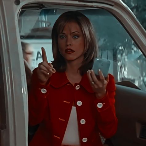 Gale Weathers Outfits, Gale Weathers Aesthetic, Gale Weathers Scream 1996, Gale Weathers Costume, Summerween Costumes, Scream Costumes, Scream Photoshoot, 1996 Scream, Scream Icons