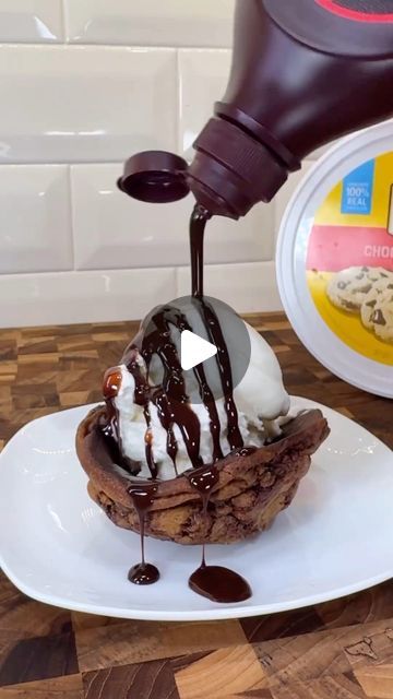 Bake Cook Eat Enjoy on Instagram: "Repost @kyleistook 
Follow @kyleistook for more delicious recipes!

Ultimate ice cream sandwich hacks!🍨🍪🍦🍫

#satisfying #foodhacks #dessertideas #lifehacks #chocolatechipcookies #cookies #cookiecups #icecream #chocolatedrizzle #dessert #homemade #sogood #sweettooth #sweattreats #chocolate #chocolatelover #easyrecipe #freshbaked #chocolatechips #whippedcream #sundae #icecreamsundae #cookiecupsundae" Sandwich Hacks, Cookie Bowls, Dessert Homemade, Edible Cookies, Cream Sandwich, Ice Cream Cookies, Ice Cream Sandwich, Ice Cream Recipes, Frozen Yogurt