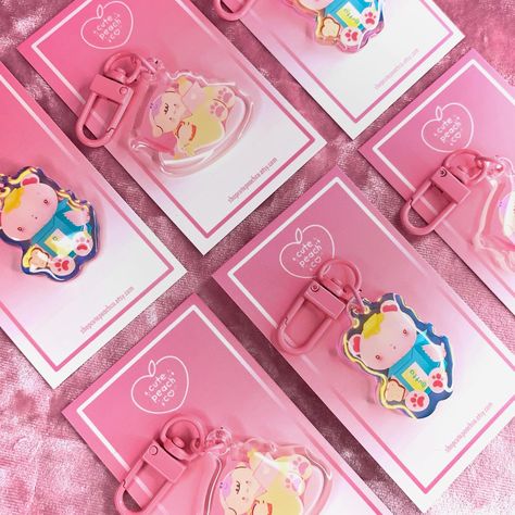 Keychain Product Shoot, Pin Packaging Ideas, Keychain Backing Card, Merch Packaging, Merch Ideas Products, Keychain Packaging, Illustrated Products, Artist Merch, Art Merch