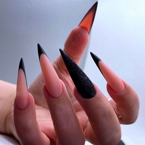 You can also start making money as everyone else Pointy Nail Designs, Sharp Nails, Pointy Nails, Edgy Nails, Goth Nails, Pointed Nails, Stiletto Nails Designs, Fire Nails, Pretty Acrylic Nails