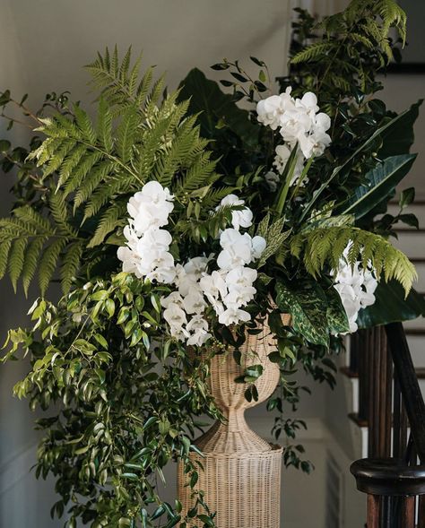 White Tropical Arrangement, Huge Flower Arrangements, Tropical Luxe, Big White Flowers, Urn Arrangements, Foliage Arrangements, Tropical Flower Arrangements, Fresh Wedding Flowers, Flower Urn