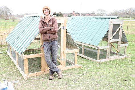 Portable Chicken Tractor, Cheap Chicken Tractor Ideas, Meat Bird Tractor, Hoop Chicken Tractor, Homemade Chicken Tractor, Broiler Chicken Tractor, Rabbit Tractor Plans, Movable Chicken Coop Diy, Mobil Chicken Coop Ideas