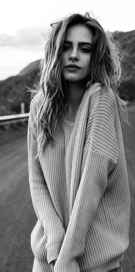 Sweater Photoshoot Picture Ideas, Bridget Satterlee, Tumblr Pics, High Fashion Photography, Shotting Photo, Foto Tips, Photos Tumblr, Foto Poses, Messy Hair