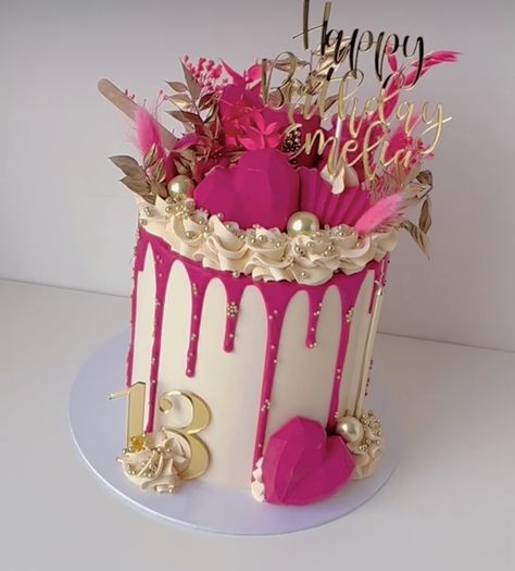 Baddie Cake, Hot Pink Cake, 30th Birthday Cake For Women, 28th Birthday Cake, Cake Painting, Purple Cakes Birthday, Decorate A Cake, Birthday Cake Decorating Ideas, Summer Wedding Cakes