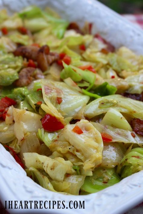 How to cook southern, soul food style, fried cabbage with bacon, onions, and peppers. Lately I’ve been craving cabbage like crazy. Luckily I have many good cabbage recipes. The last cabbage r… Cabbage And Peppers, Southern Cabbage, Smothered Cabbage, Southern Soul Food Recipes, Fried Cabbage With Bacon, Best Cabbage Recipe, Cabbage Recipes Southern, Cabbage With Bacon, Fried Cabbage Recipes