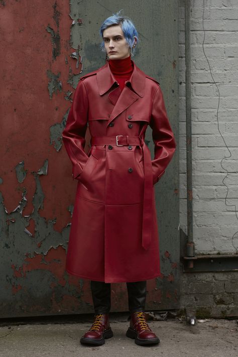 Alexander McQueen AW19 Menswear Collection | Wonderland Magazine Alexander Mcqueen Menswear, Peer Gynt, Menswear Runway, Mcqueen Fashion, Red Trench Coat, 2016 Menswear, Man Fashion, Mens Wear, Funky Fashion