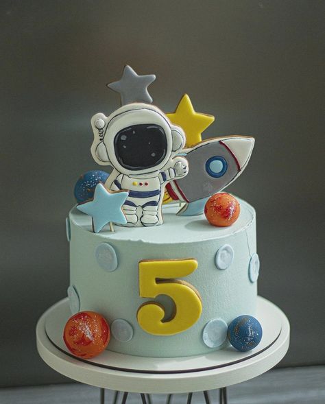 4th Birthday Cakes For Boys, Robot Cake, Rocket Cake, Spiderman Birthday Cake, Baby Boy Birthday Cake, Baby First Birthday Cake, Cupcakes For Boys, Astronaut Birthday, 4th Birthday Cakes