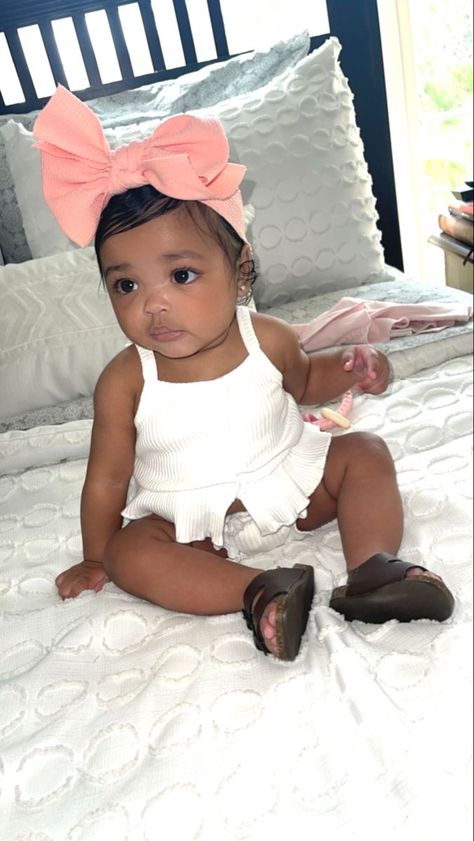 Spoiled Baby Girl, Mommy And Baby Pictures, Mommy Daughter Outfits, Cute Mixed Babies, Cute Black Babies, Beautiful Black Babies, Fashion Baby Girl Outfits