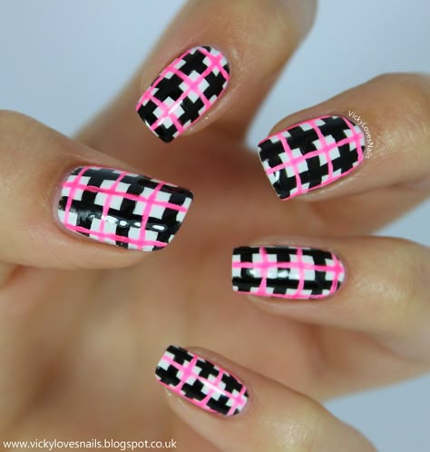 Gel Manicure Designs, Plaid Nail Art, Checkered Nails, Summer Manicure, Plaid Nails, Pink Polish, Pink Gel, Painted Nails, Black Checkered