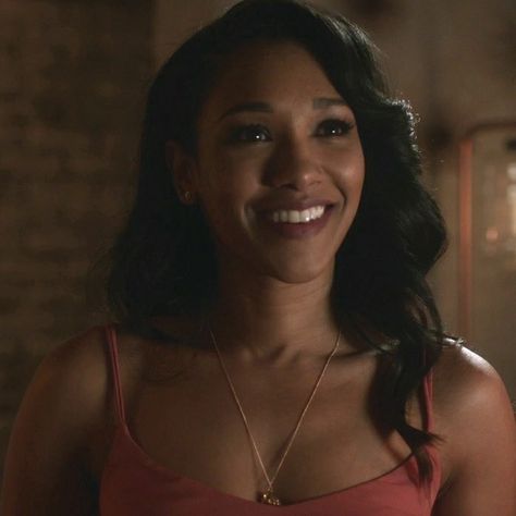 Iris West Season 1, Cecile Horton The Flash, Iris From The Flash, Candice Patton Icons, Iris West Allen Aesthetic, Iris West Aesthetic, Candice Patton Instagram, The Flash Iris, Iris Flash