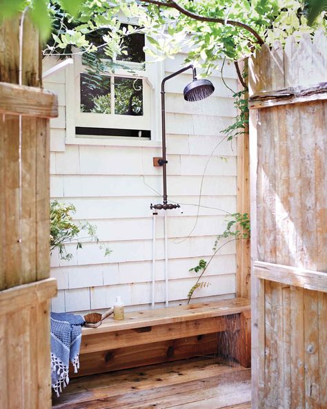 March Favorites Diy Outdoor Shower Ideas, Outdoor Shower Ideas, Outside Showers, Shower Images, Outdoor Bathroom Design, Garden Shower, Kitchen Shower, Outdoor Bath, Outdoor Bathrooms